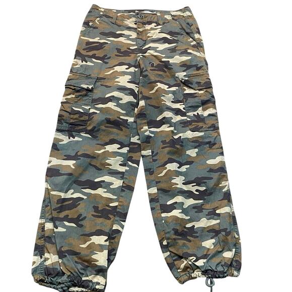 Levi's Women's Green '94 Baggy Camouflage Cargo Pants Size 27 - Picture 1 of 7